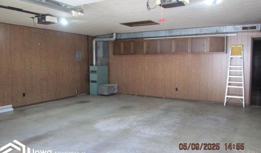 211 Harriman St, Alexander, IA 50420 - 4 Beds, 2 Bath