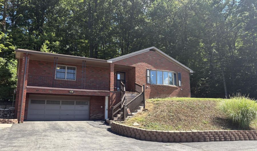 4411 4th Ave, Altoona, PA 16602 - 3 Beds, 3 Bath