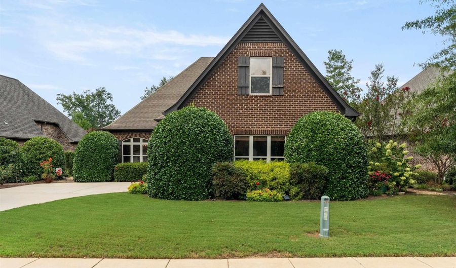 261 LACEY Ave, Alabaster, AL 35114 - 4 Beds, 3 Bath