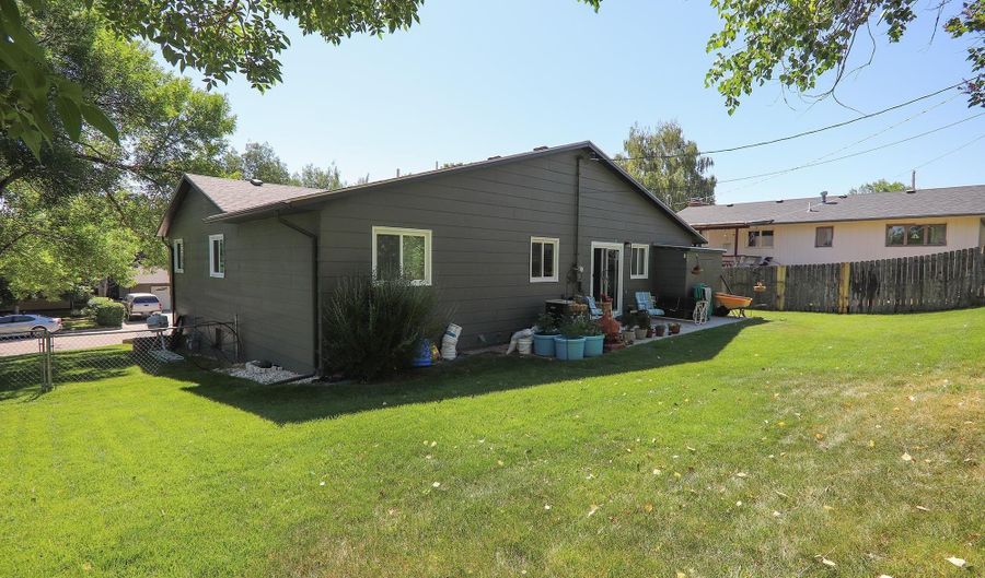 604 Fullerton Ave, Buffalo, WY 82834 - 4 Beds, 3 Bath