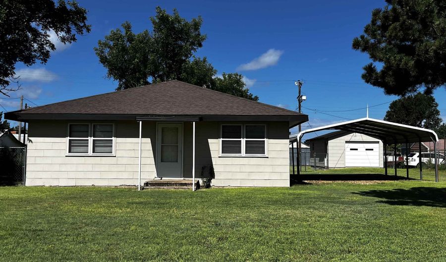 611 Avenue B, Beaver, OK 73932 - 2 Beds, 1 Bath