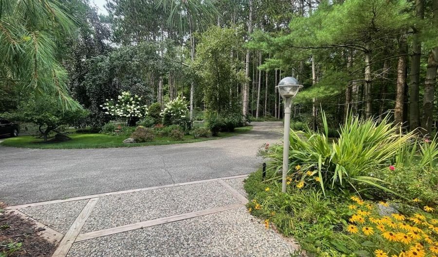 8050 Wilderness Trl NE, Ada, MI 49301 - 5 Beds, null Bath