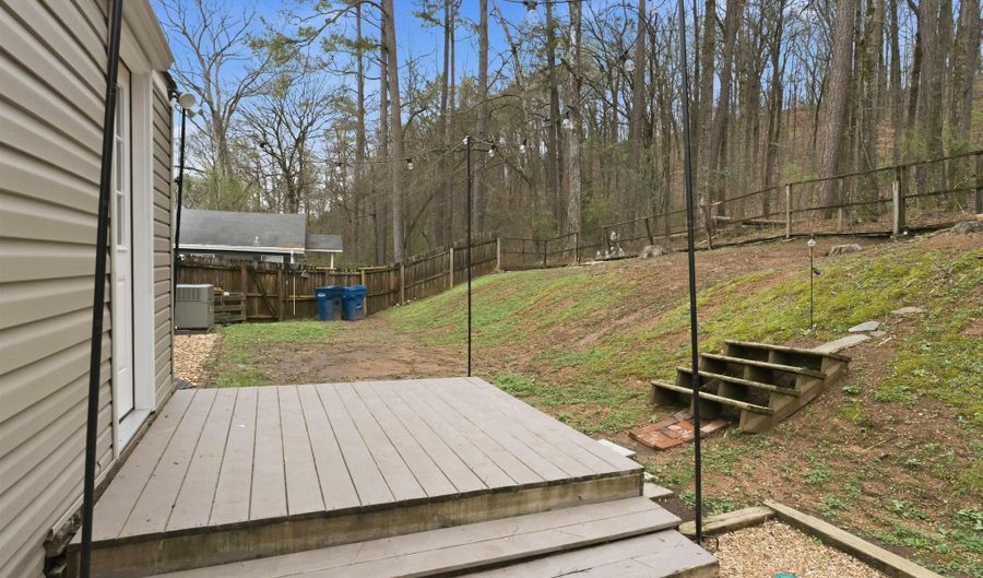 732 4TH St, Alabaster, AL 35007 - 3 Beds, 1 Bath