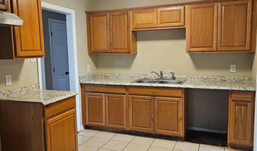 2733 N Stevendale Rd, Baton Rouge, LA 70819 - 2 Beds, 1 Bath