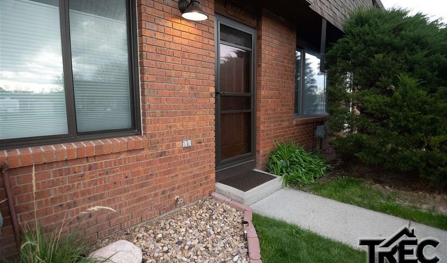 1724 26th St, Cody, WY 82414 - 2 Beds, 2 Bath
