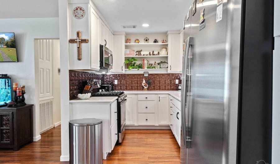 507 E Pine St, Atmore, AL 36502 - 2 Beds, 2 Bath