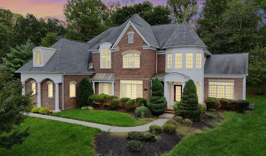 13309 BIG CEDAR Ln, Bowie, MD 20720 - 6 Beds, 7 Bath