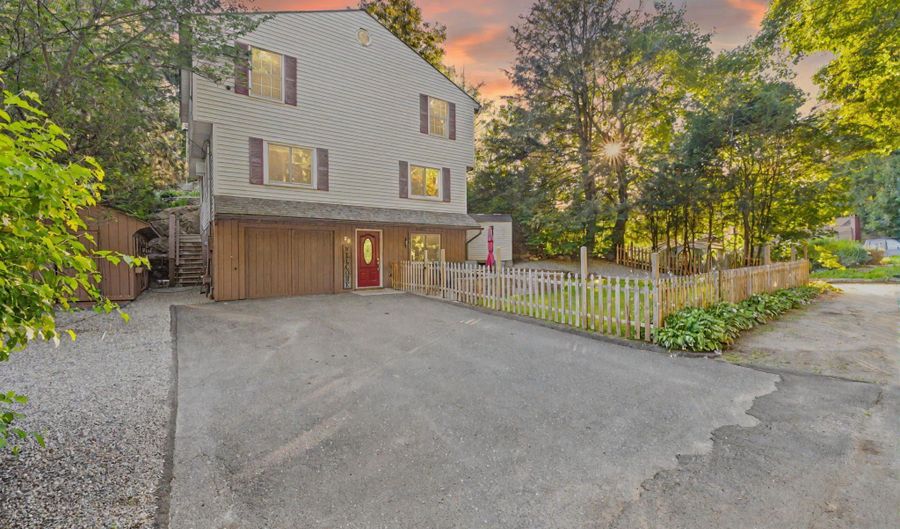 32 Rocky Glen Rd, Danbury, CT 06810 - 5 Beds, 2 Bath