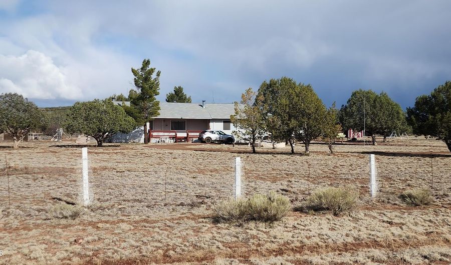 3597 Boone Trl, Ash Fork, AZ 86046 - 3 Beds, 2 Bath