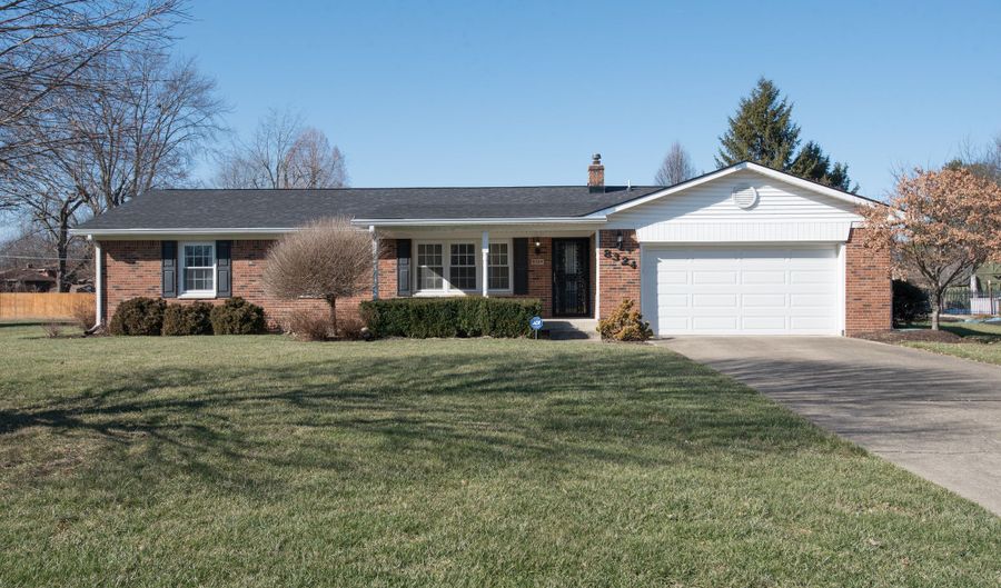 8324 Bishops Ln, Indianapolis, IN 46217 - 3 Beds, 2 Bath