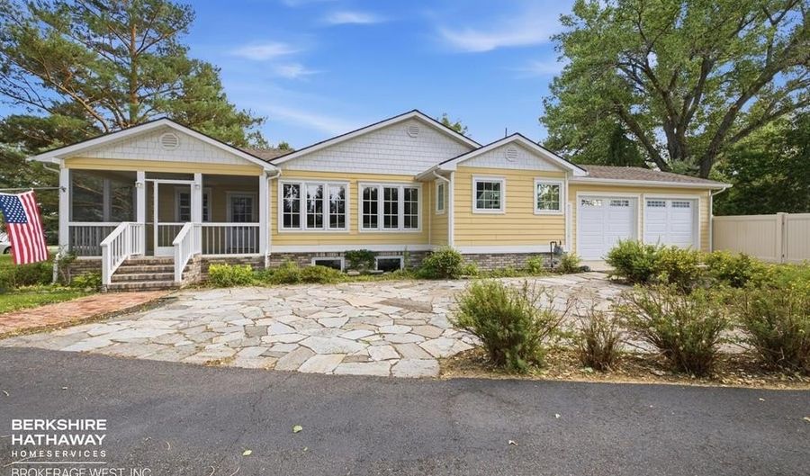 1627 11th St, Cody, WY 82414 - 3 Beds, 3 Bath