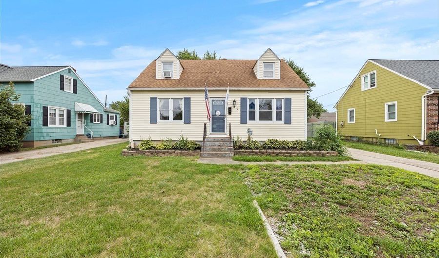 511 Capen Blvd, Amherst, NY 14226 - 4 Beds, 1 Bath