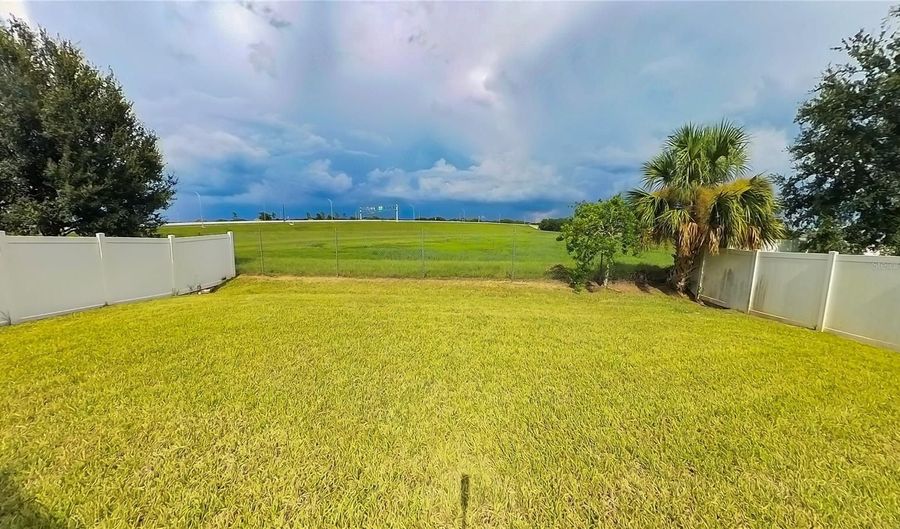 902 GRAND HILLTOP Dr, Apopka, FL 32703 - 3 Beds, 2 Bath