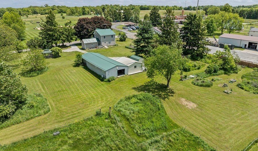 5869 Beechwood Ave, Alliance, OH 44601 - 3 Beds, 2 Bath