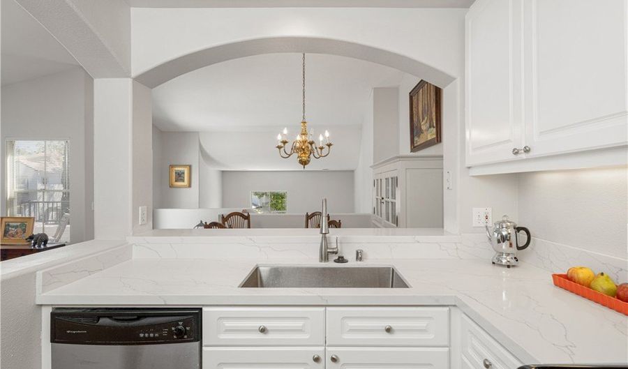 8 Diamant Way, Aliso Viejo, CA 92656 - 2 Beds, 2 Bath