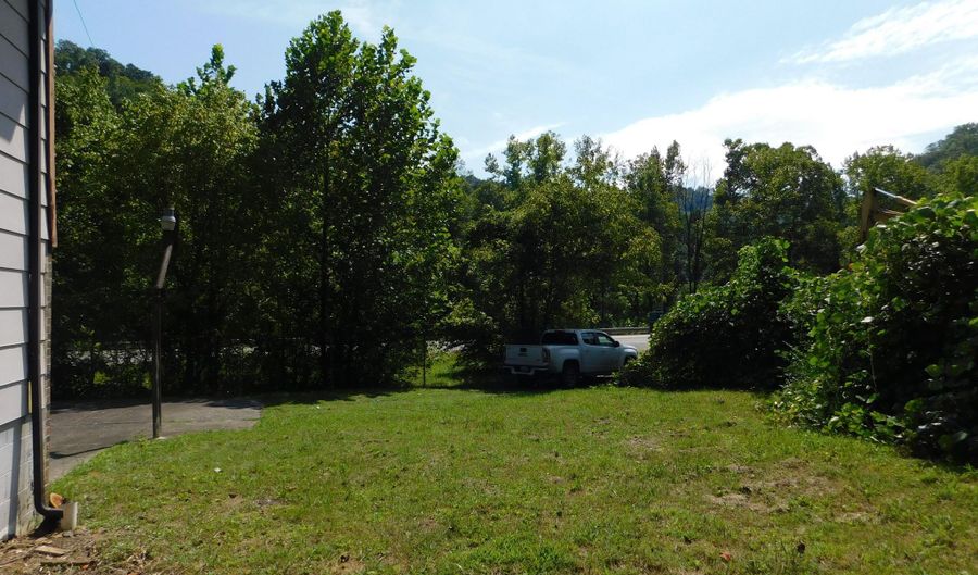 2936 S HWY 119, Baxter, KY 40806 - 4 Beds, 2 Bath