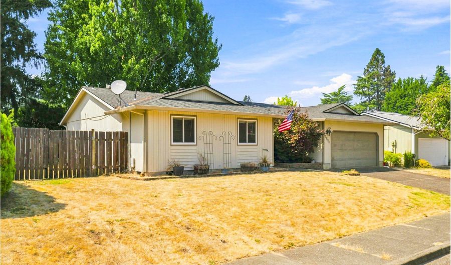2899 SW 196th Ave, Beaverton, OR 97003 - 3 Beds, 2 Bath