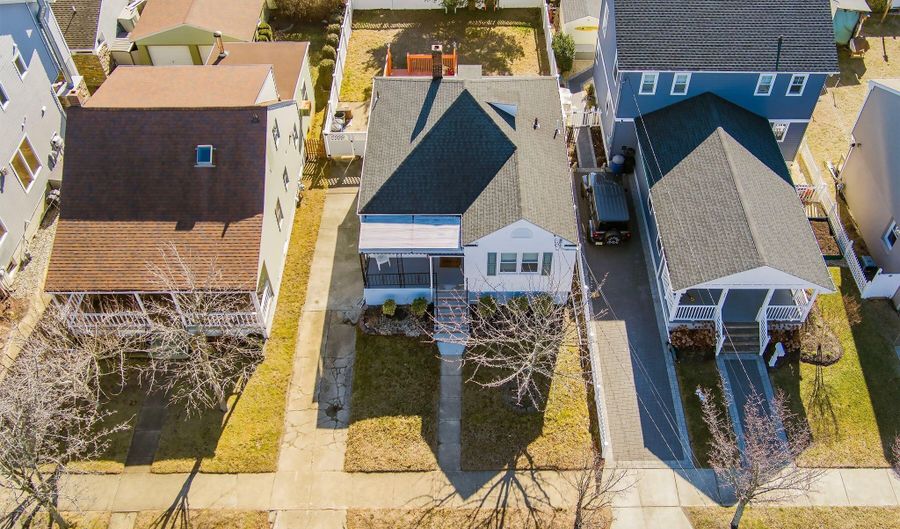 321 16th Ave, Belmar, NJ 07719 - 2 Beds, 2 Bath