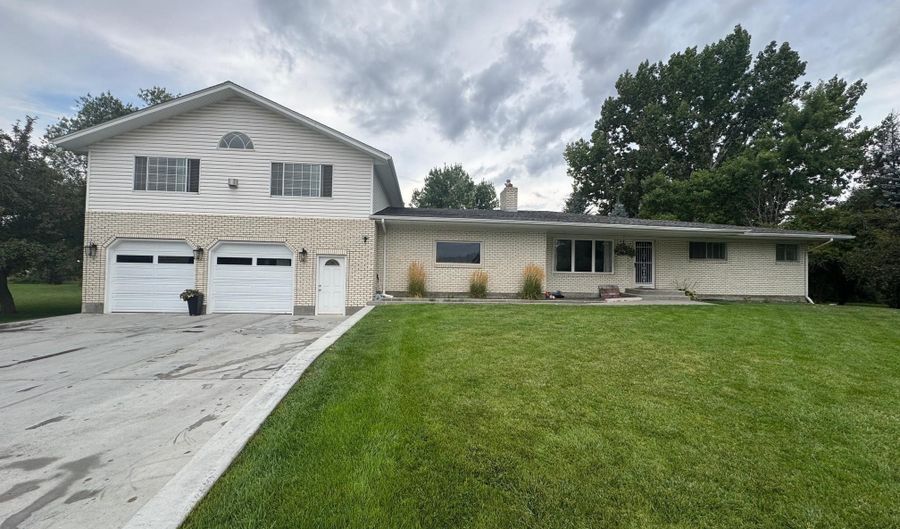 806 N 650 E, Basalt, ID 83218 - 5 Beds, 3 Bath