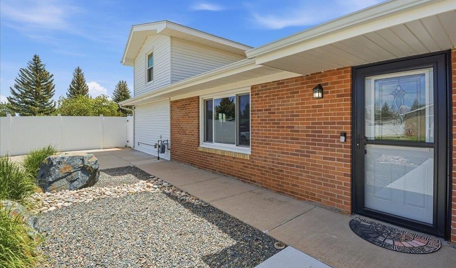 3903 BEVANS St, Cheyenne, WY 82009 - 4 Beds, 2 Bath