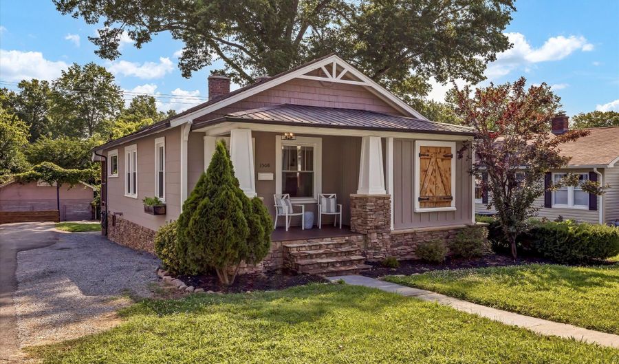 1508 Maury St, Alcoa, TN 37701 - 2 Beds, 2 Bath
