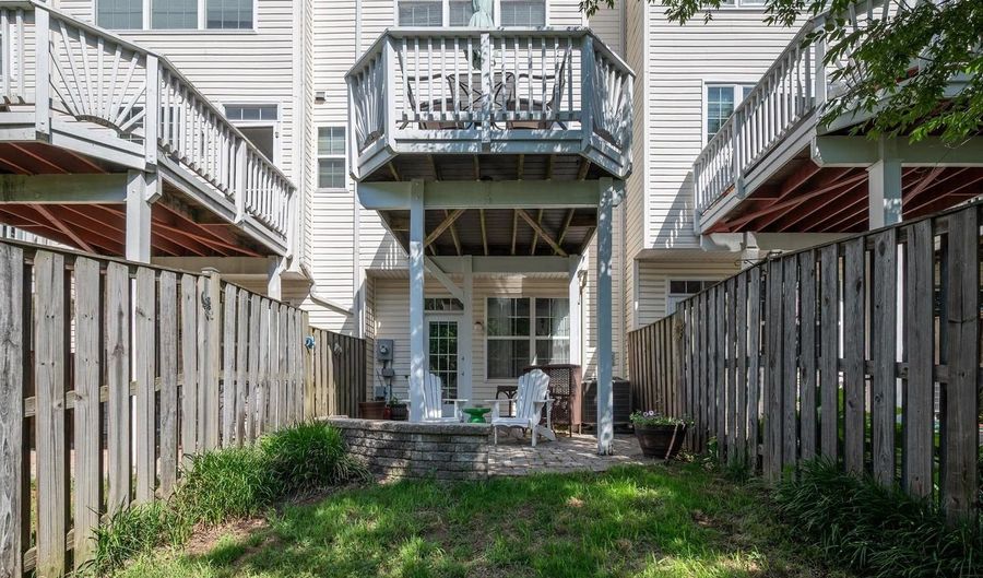 20430 CHETWOOD Ter, Ashburn, VA 20147 - 2 Beds, 3 Bath