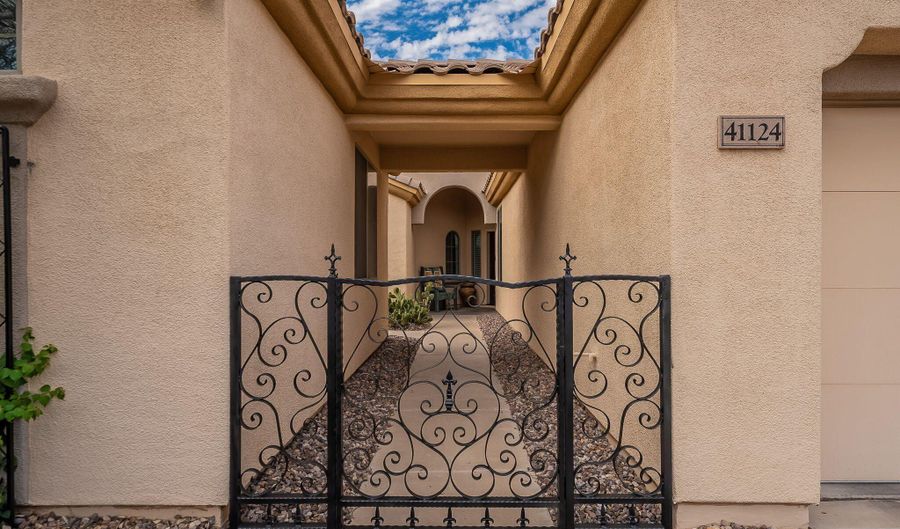 41124 N PRESTANCIA Dr, Anthem, AZ 85086 - 3 Beds, 3 Bath