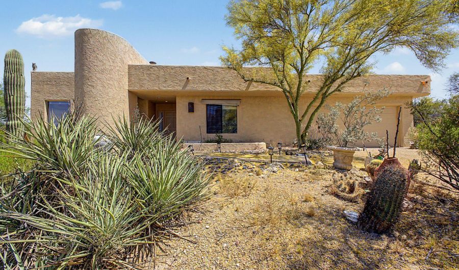7707 E PRIMROSE Path, Carefree, AZ 85377 - 3 Beds, 2 Bath
