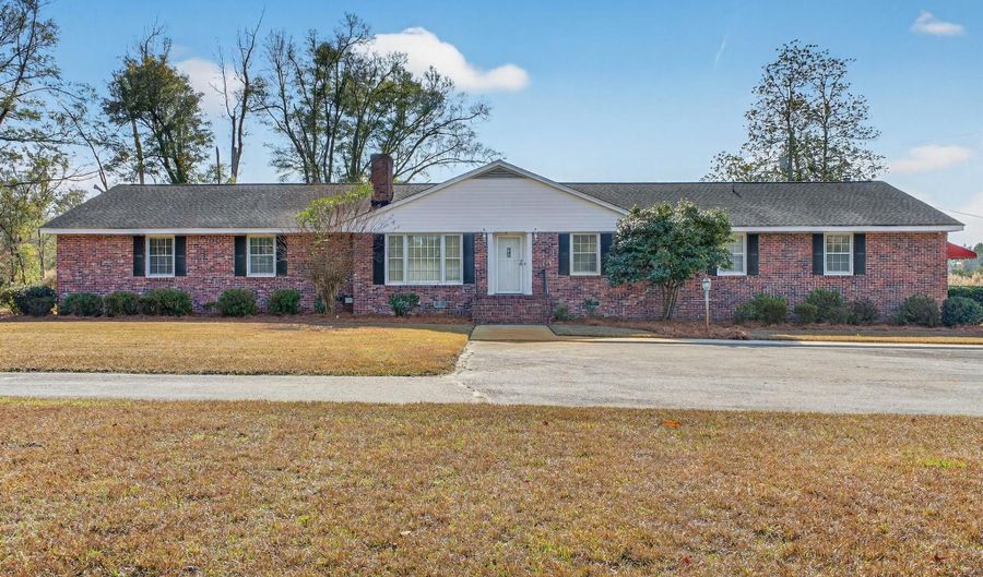 47 Midway St, Bamberg, SC 29003 - 5 Beds, 3 Bath