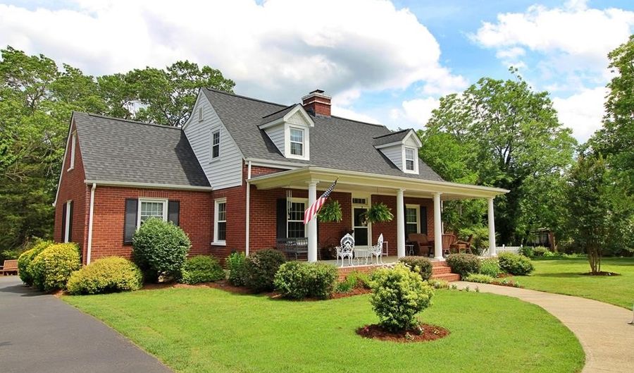 1538 Redfields Rd, Appomattox, VA 24522 - 4 Beds, 3 Bath
