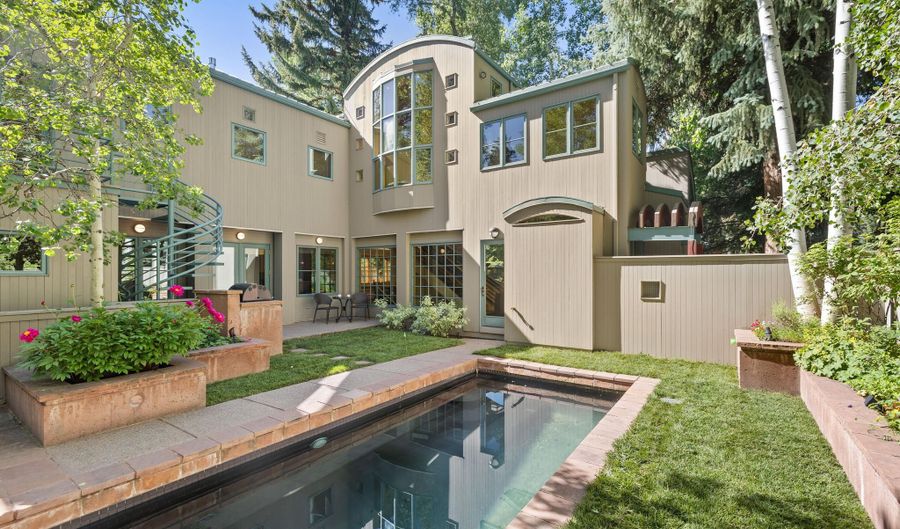 530 W Francis St, Aspen, CO 81611 - 6 Beds, 6 Bath