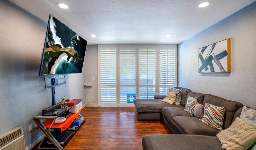 1350 N Escondido Blvd 47, Escondido, CA 92026 - 2 Beds, 1 Bath