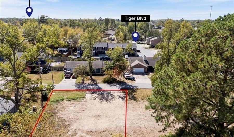 802 NW 13th St, Bentonville, AR 72712 - 0 Beds, 0 Bath