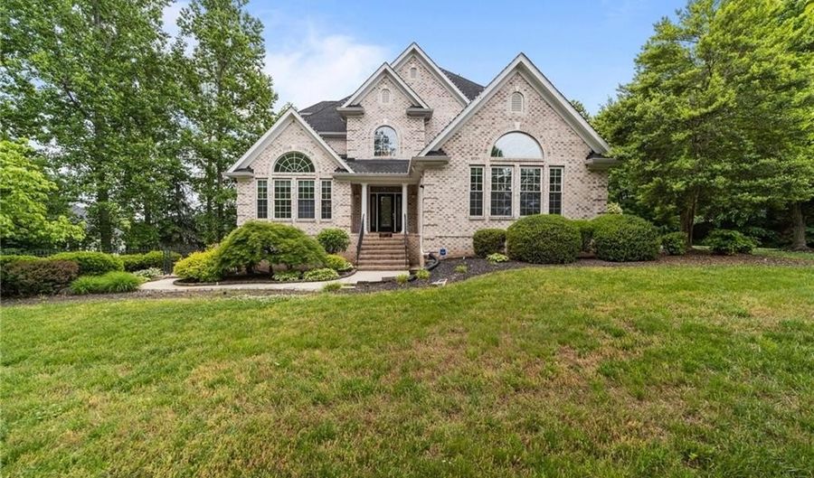 196 Arnold Palmer Dr, Advance, NC 27006 - 5 Beds, 5 Bath