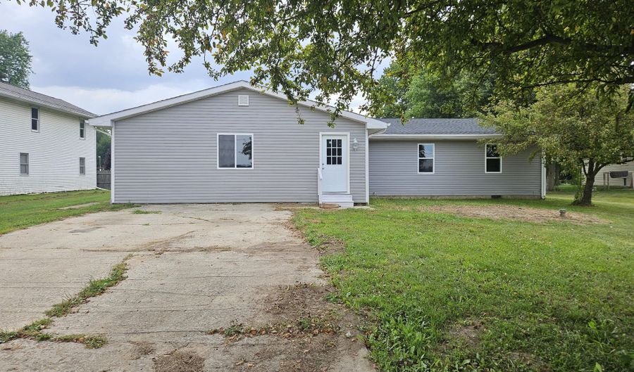 4070 Sharp Rd, Adrian, MI 49221 - 5 Beds, 2 Bath