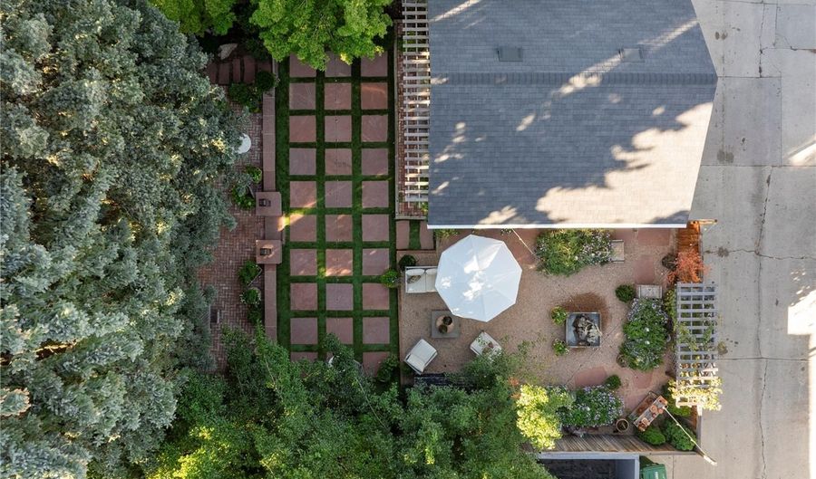 2566 S Clayton St, Denver, CO 80210 - 5 Beds, 5 Bath