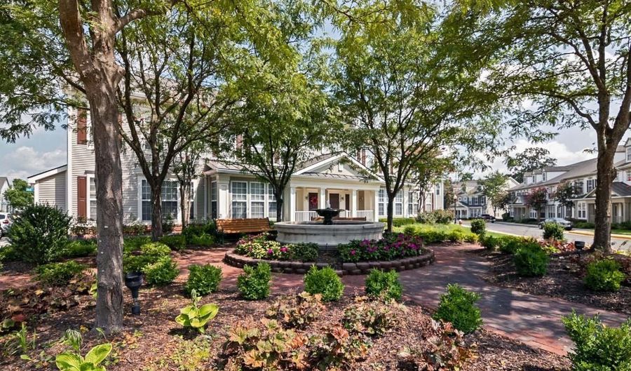 43028 OLD GALLIVAN Ter, Ashburn, VA 20147 - 2 Beds, 2 Bath
