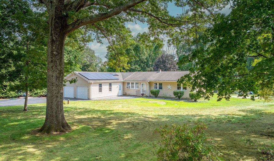 16 Gooseneck Hill Rd, Canterbury, CT 06331 - 4 Beds, 3 Bath