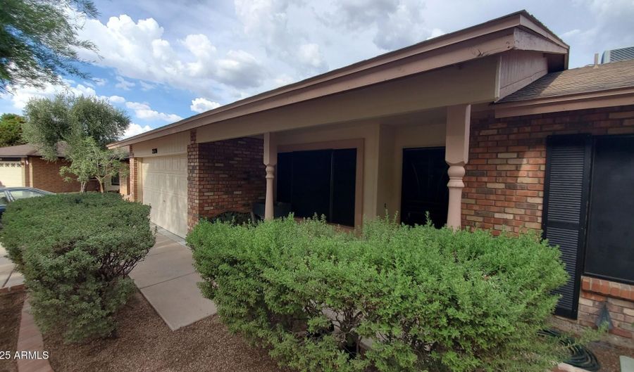 2320 W EL ALBA Way, Chandler, AZ 85224 - 4 Beds, 2 Bath