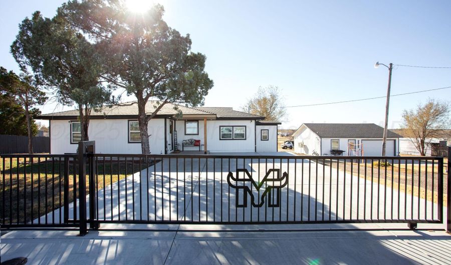 1208 SKYLINE Dr, Amarillo, TX 79108 - 3 Beds, 1 Bath