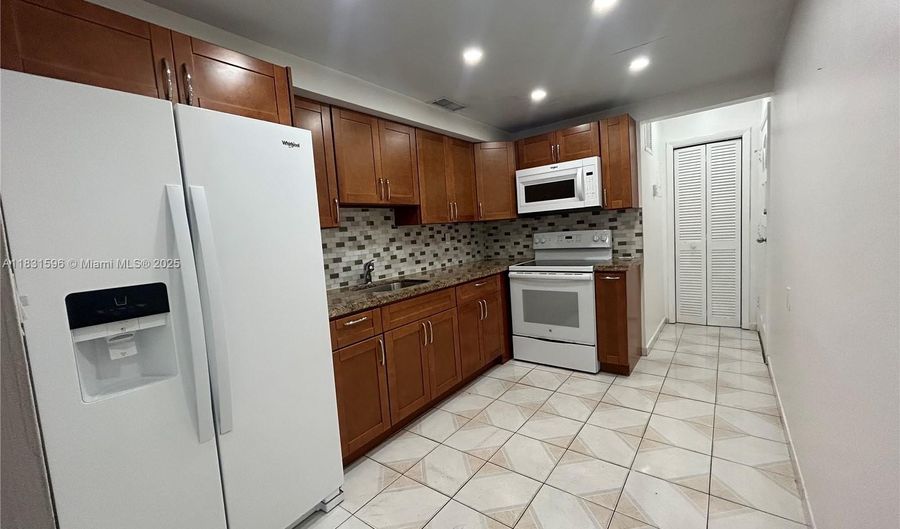 1020 94th St 202, Bay Harbor Islands, FL 33154 - 1 Beds, 2 Bath