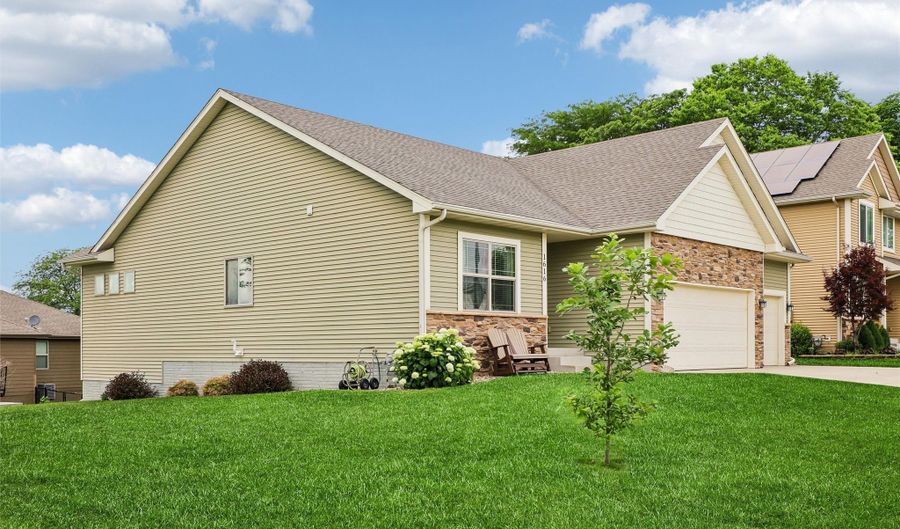 1616 SE Coralberry Dr, Ankeny, IA 50021 - 4 Beds, 3 Bath