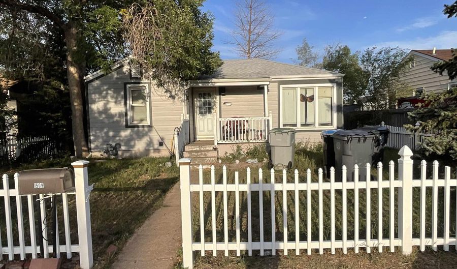 1509 OAK Ct, Cheyenne, WY 82001 - 3 Beds, 2 Bath