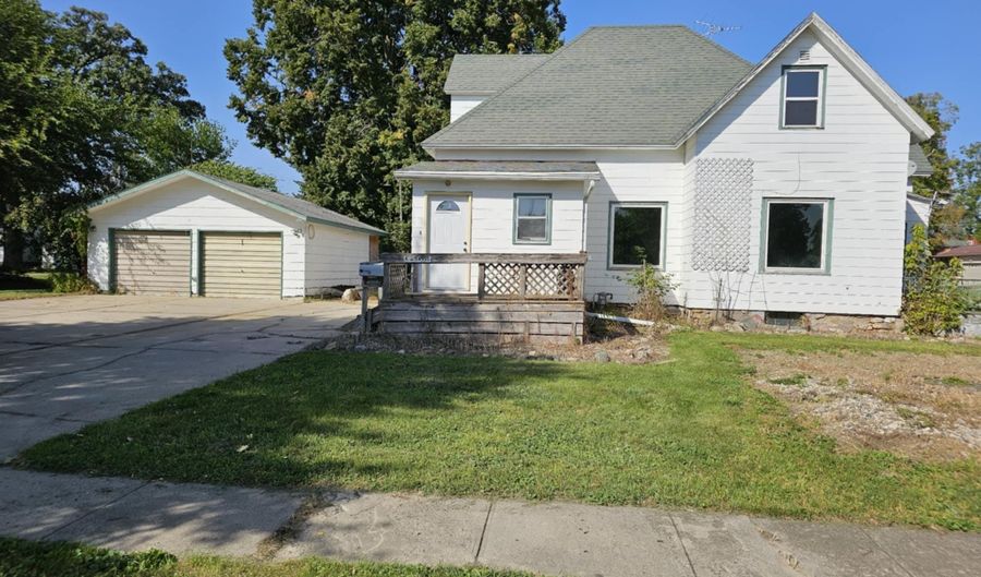 422 Cerro Gordo St, Ackley, IA 50601 - 4 Beds, 1 Bath