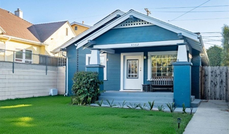 4562 Lomita, Los Angeles, CA 90019 - 3 Beds, 2 Bath