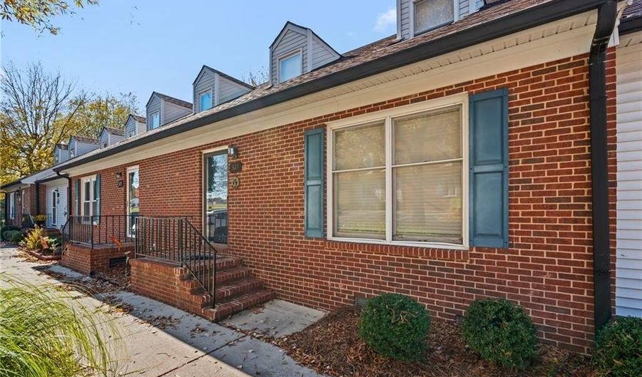 327 Wynnewood Dr, Archdale, NC 27263 - 3 Beds, 2 Bath