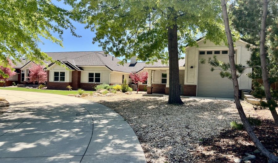 2057 W Washington St, Carson City, NV 89703 - 3 Beds, 3 Bath