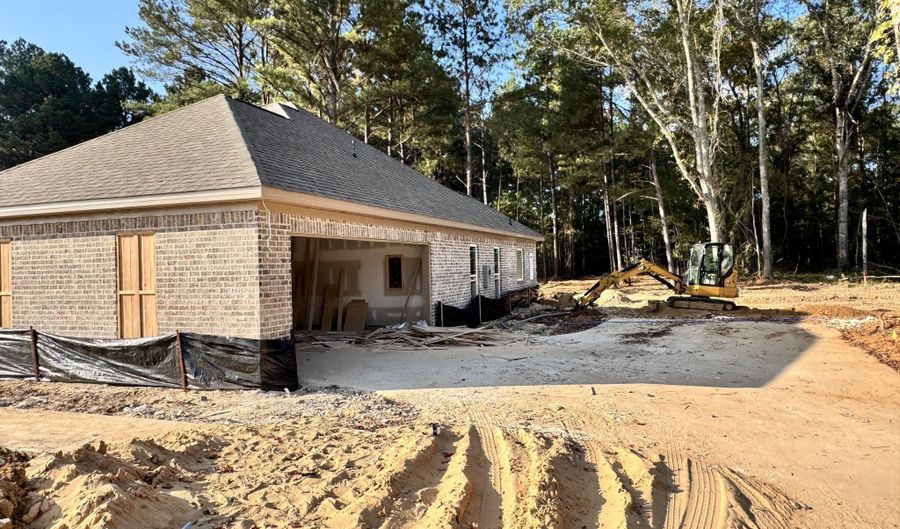 307 Stronghold Dr, Brandon, MS 39042 - 4 Beds, 2 Bath