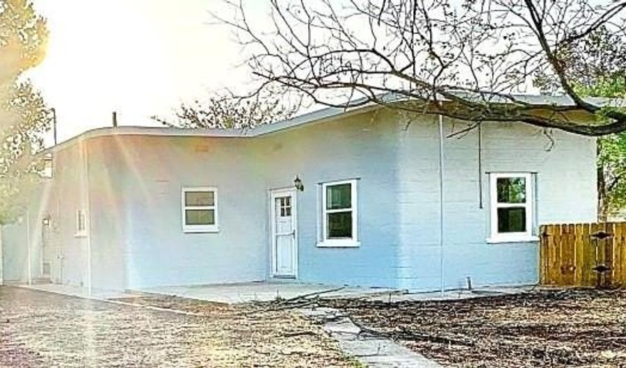 1406 N 7th St, Alpine, TX 79830 - 2 Beds, 1 Bath