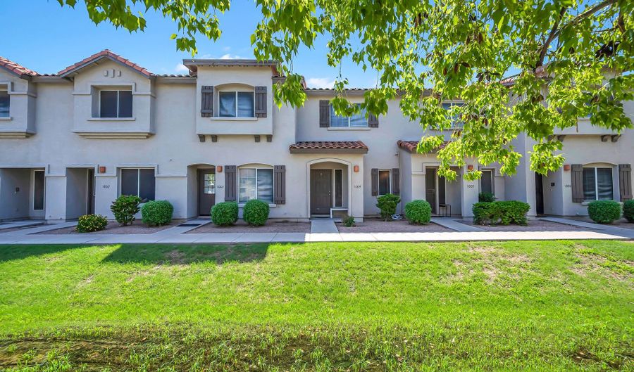 1961 N Hartford St 1004, Chandler, AZ 85225 - 2 Beds, 3 Bath